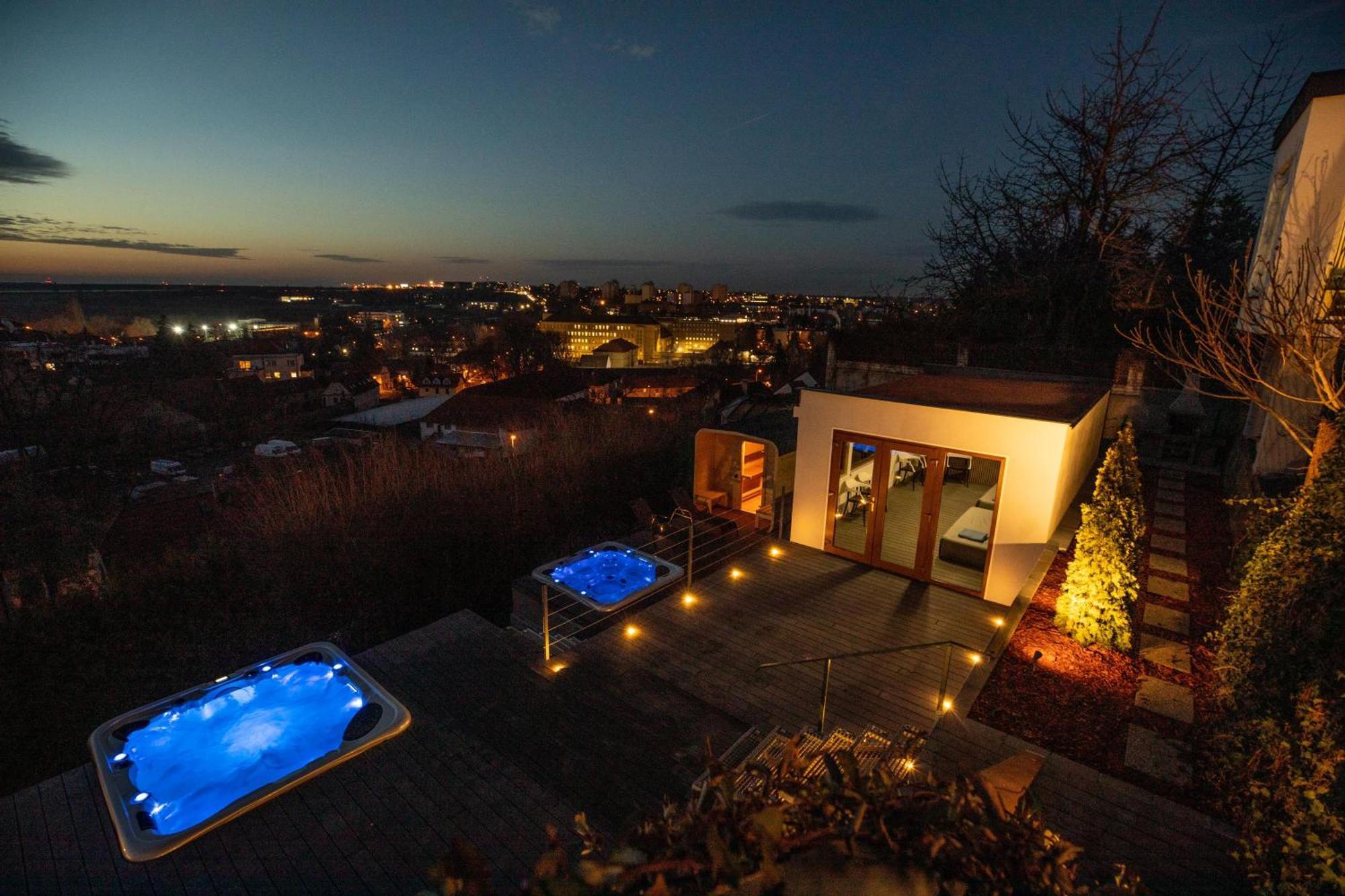 Airport Luxury Apartment & Spa Prag Exterior foto