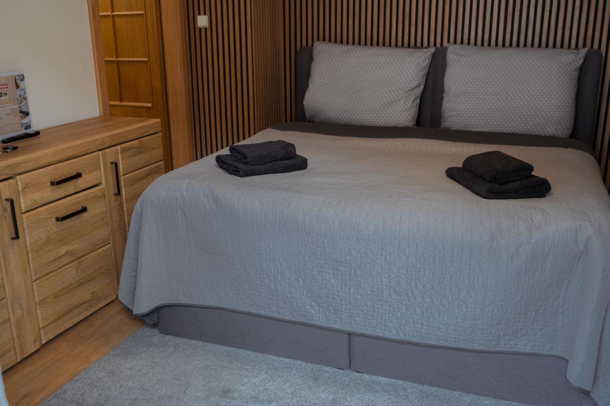 Airport Luxury Apartment & Spa Prag Zimmer foto